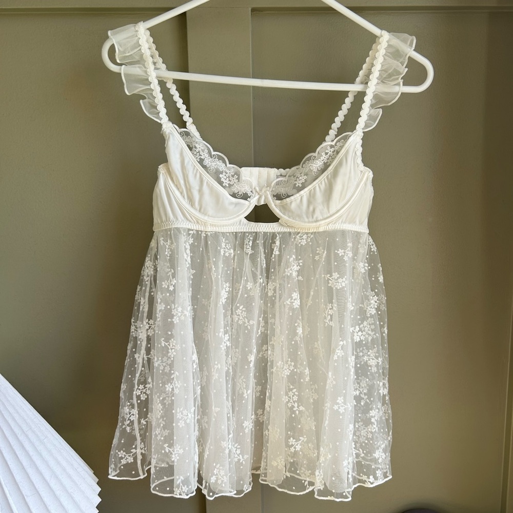 Elegant White Lace Babydoll Lingerie